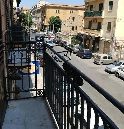 Fuddia & 3* パレルモ